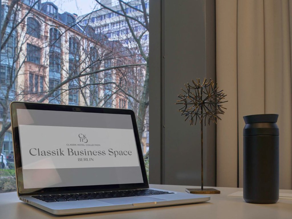 business-space-berlin-15-2 nahaufnahme-laptop-auf-tisch